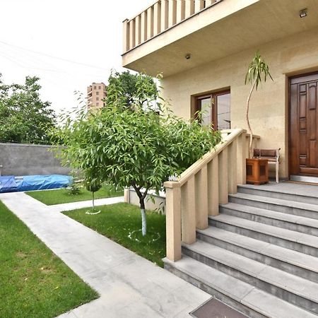 Homestay At City Center Erywań Zewnętrze zdjęcie