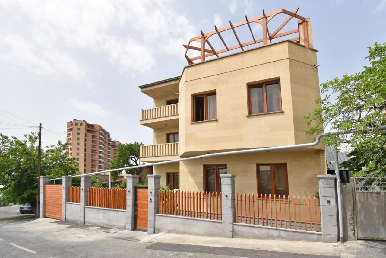 Homestay At City Center Erywań Zewnętrze zdjęcie