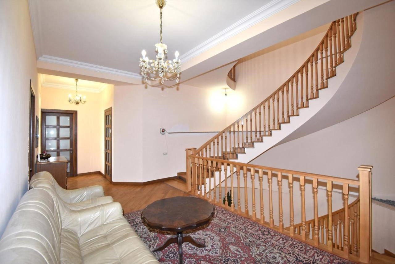 Homestay At City Center Erywań Zewnętrze zdjęcie
