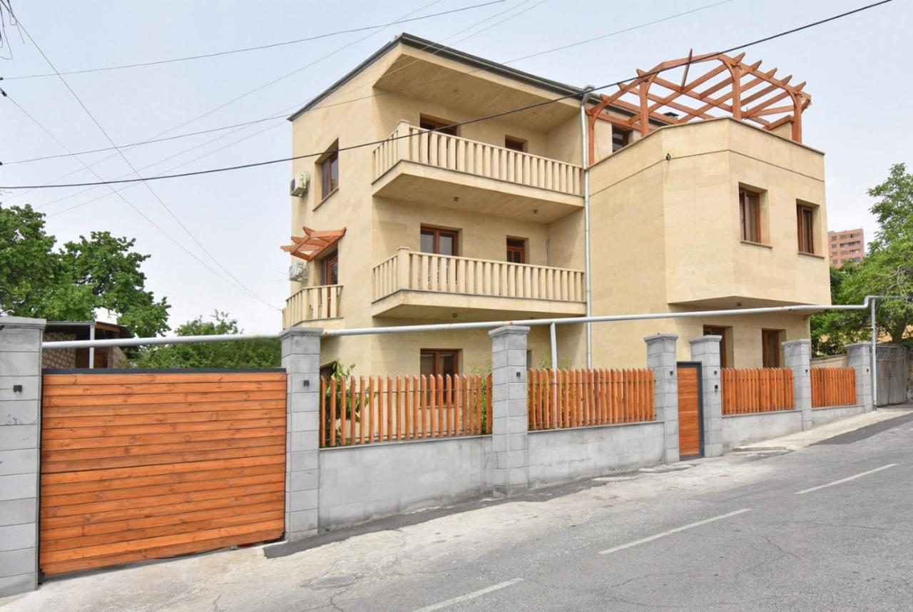 Homestay At City Center Erywań Zewnętrze zdjęcie