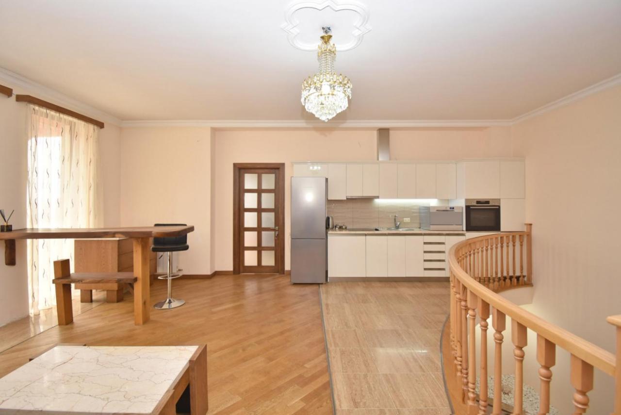 Homestay At City Center Erywań Zewnętrze zdjęcie