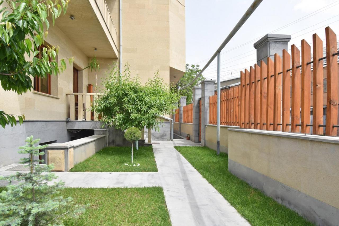 Homestay At City Center Erywań Zewnętrze zdjęcie