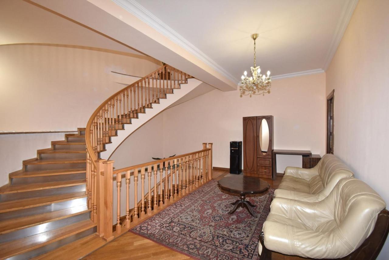 Homestay At City Center Erywań Zewnętrze zdjęcie